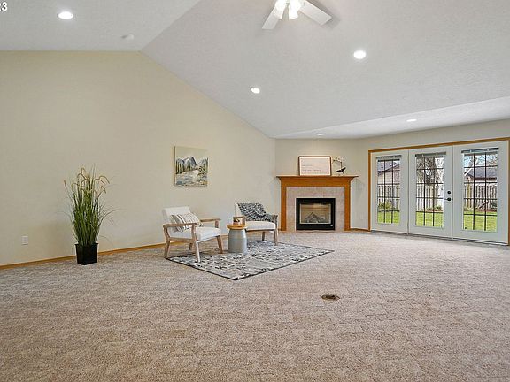 4th image of 1287 Sierra Ct