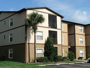 3rd image of 2000 Rosecliff Cir