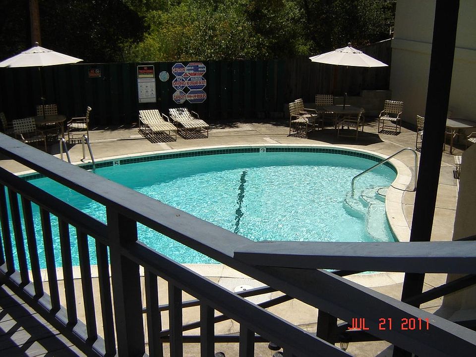 2nd image of 200 Towne Ter APT 5