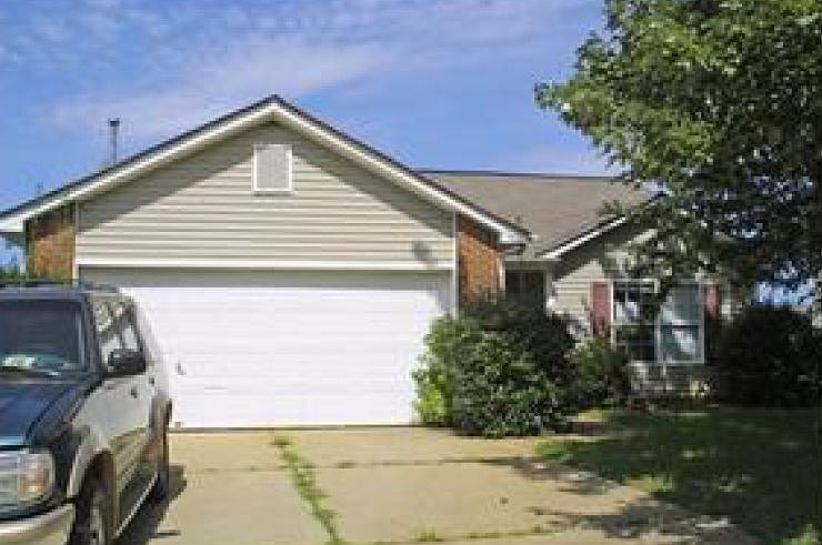 1st image of 2424 Fabyan Ln