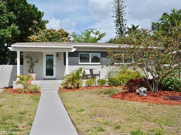 5th image of 801 NW 18th St