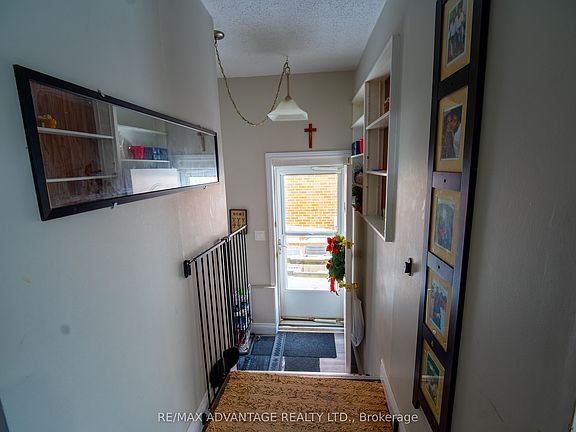 3rd image of 46 Forest Rd