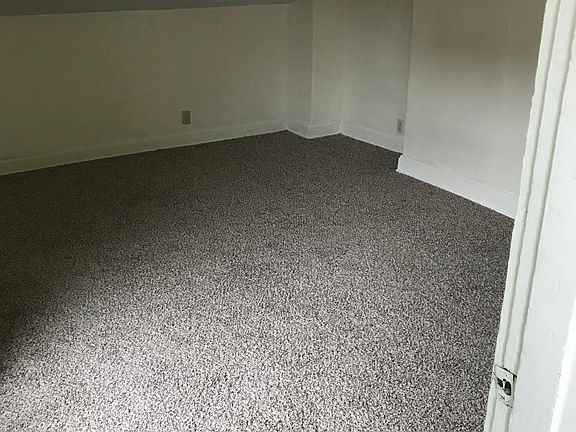 2nd image of 922 Hawthorne Ave APT 5