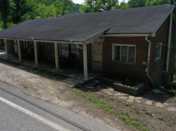 3237 State Highway 610 W, Virgie, KY 41572