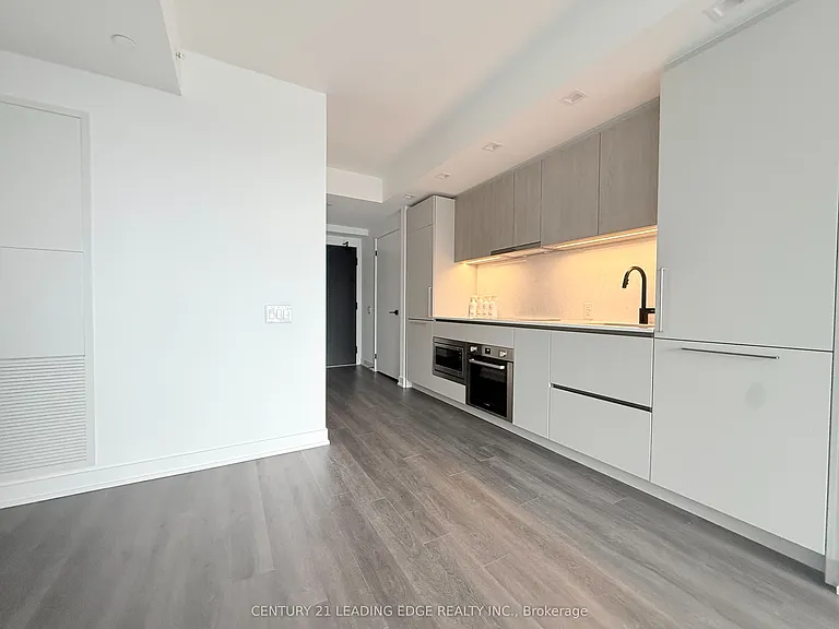 609 Sherbourne St #2810 — Photo 4