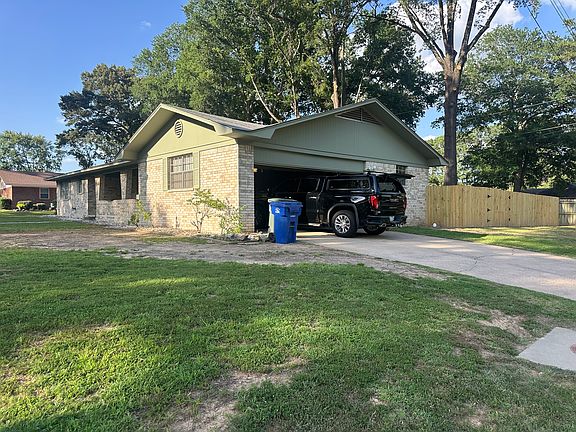 3rd image of 608 S Baridon St