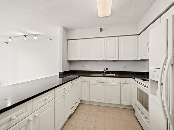 5th image of 512 N McClurg Ct APT 1602