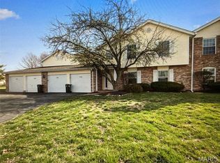 1034 Windstream Dr #14, Saint Peters, MO 63376