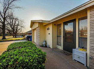 1221 Sunvalley Dr, Midwest City, OK 73110