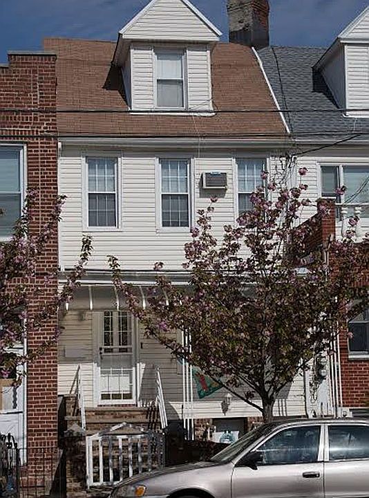1st image of 98 Bay 13th St