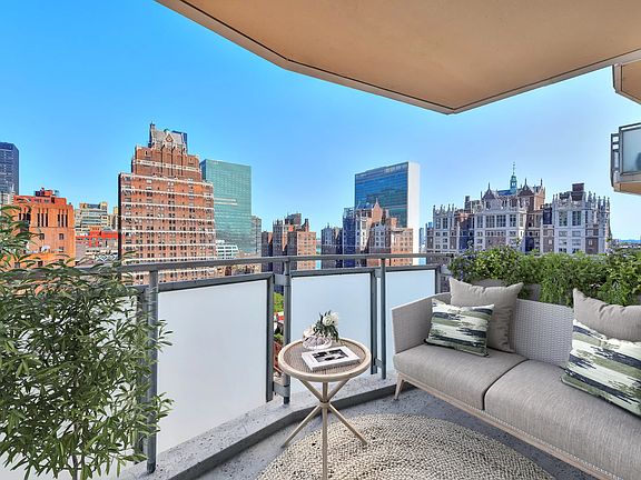 4th image of 300 E 40th St APT 26B