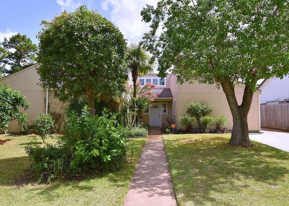 1st image of 16350 Locke Haven Dr
