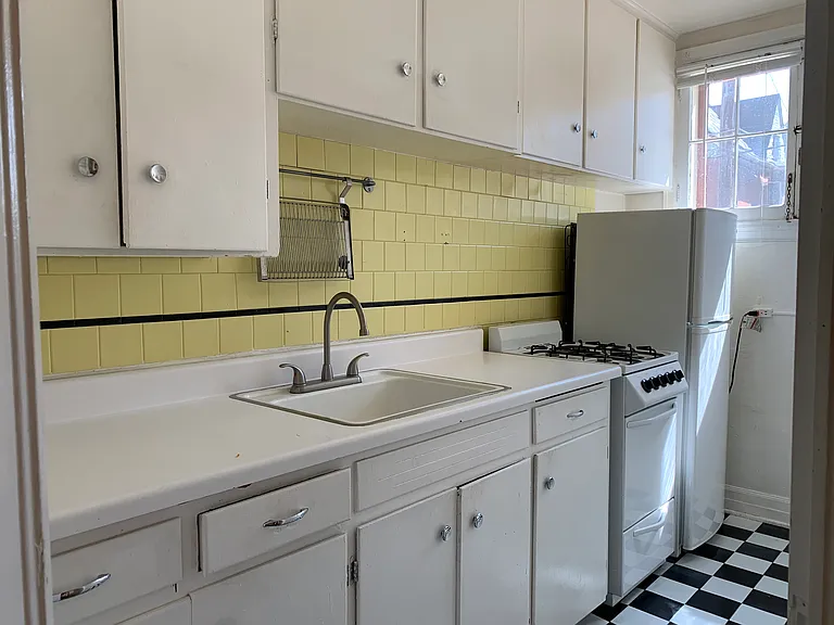 1320 York St #6 — Photo 6