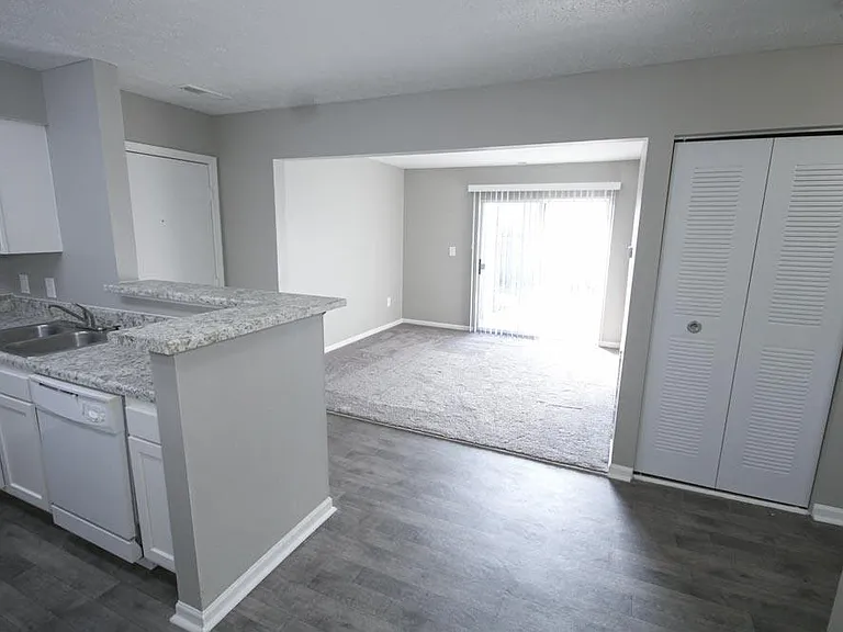3405 Lindsay Dr — Photo 4