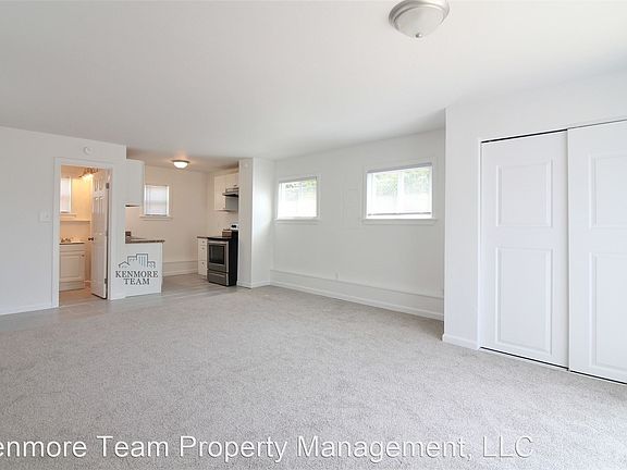2nd image of 713 S Hawthorne St #A