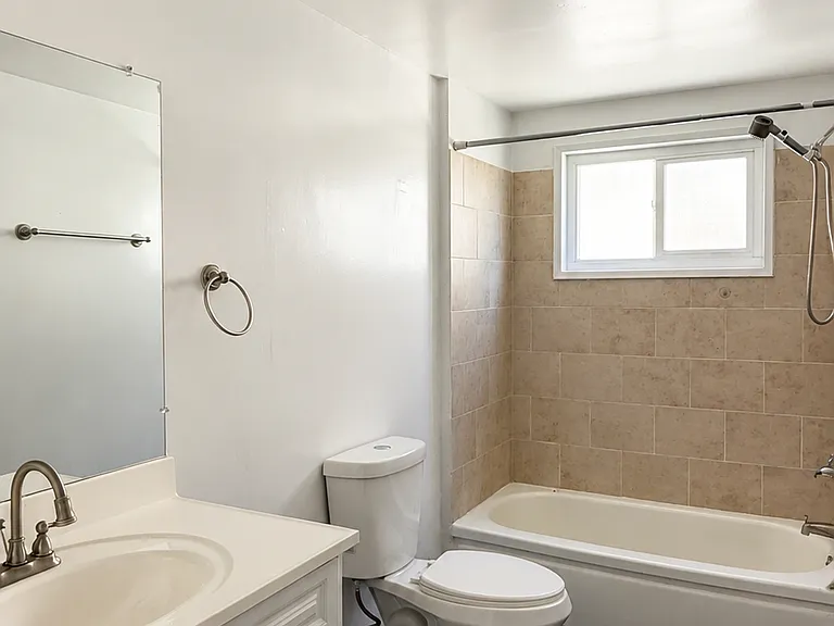 4911 Laurel Canyon Blvd #6 — Photo 5