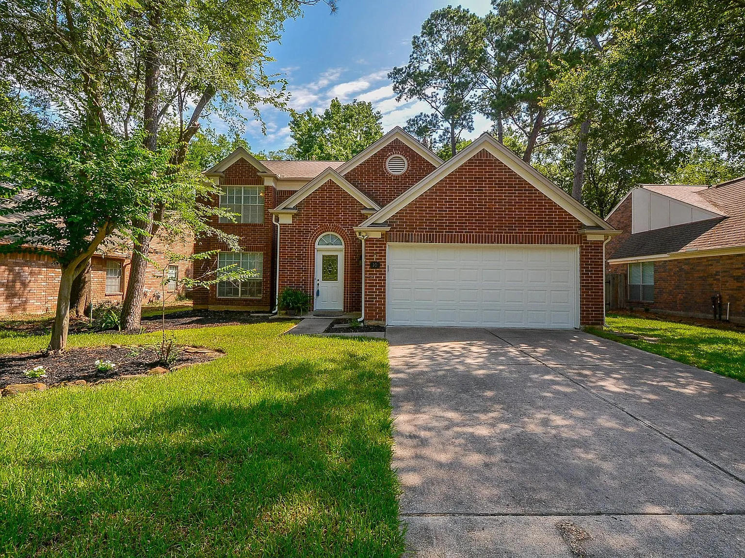 3 bed, 2.5 bath, 2083 sqft, $2,600 — Photo 1