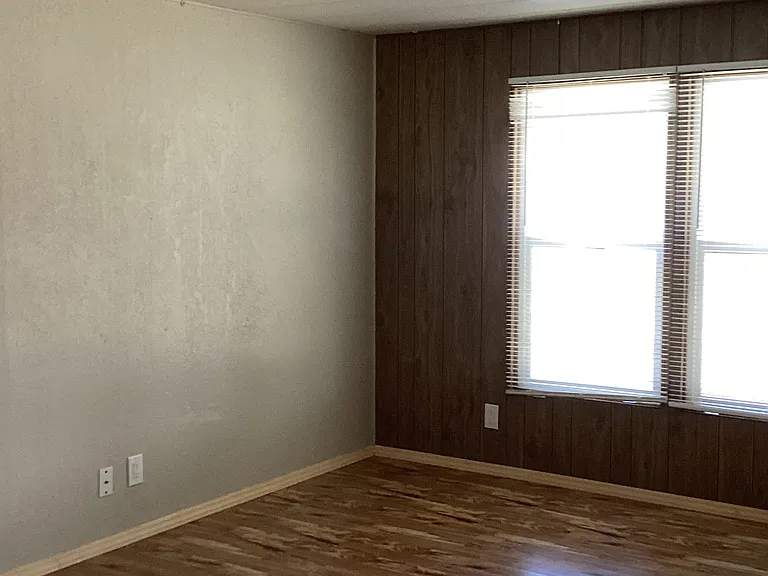 1230 SW Sandy Dr — Photo 11