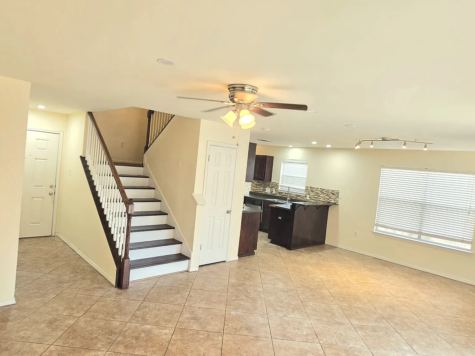 3 bed, 1530 sqft, $1,800 — Photo 4
