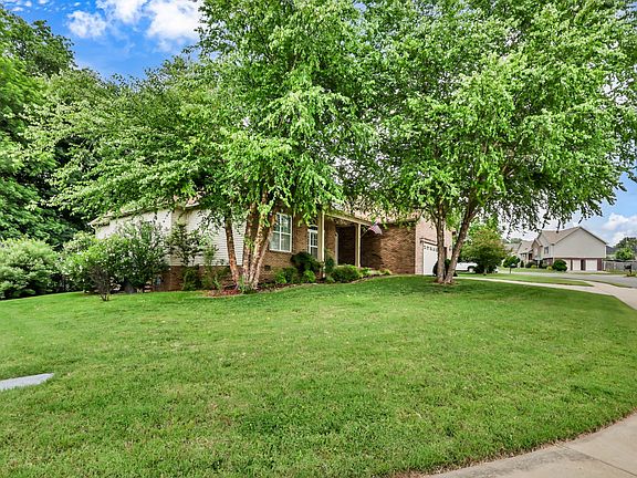 4th image of 1790 Patricia Dr