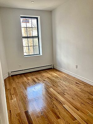 5th image of 1054 Morris Ave Floor 2