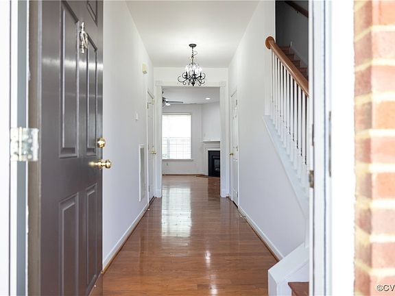 4th image of 844 Parkland Pl