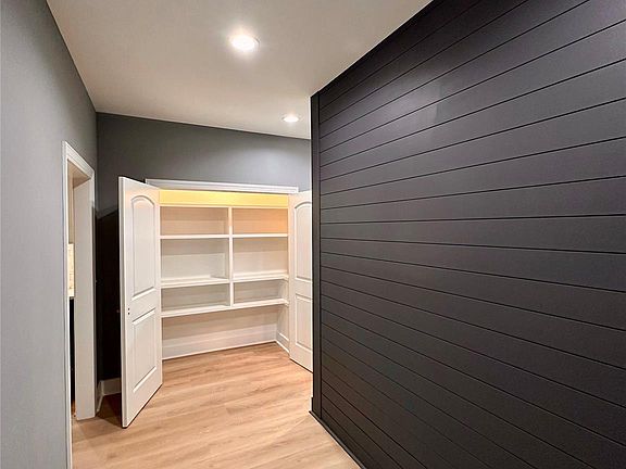 5th image of 1146 Kensington Cir
