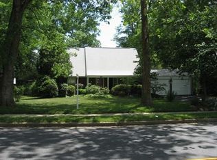 13105 Poplar Tree Rd, Fairfax, VA 22033