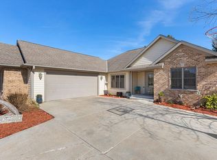 2961 S Gate Dr, Hartford, WI 53027