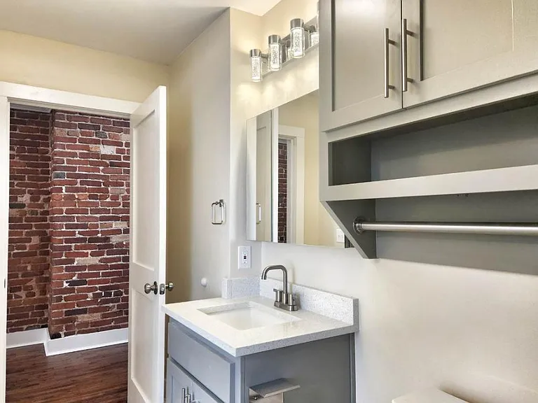 2529 E Admiral Pl #A — Photo 33
