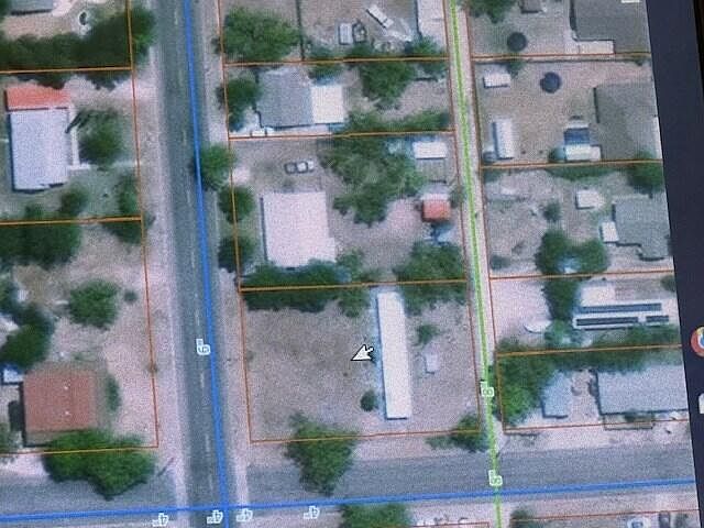 2nd image of 301 E 43rd St