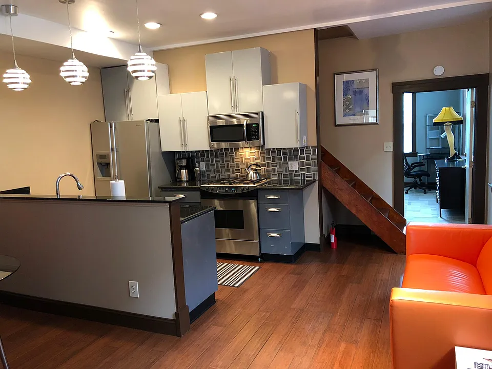 2417 Vine St #2