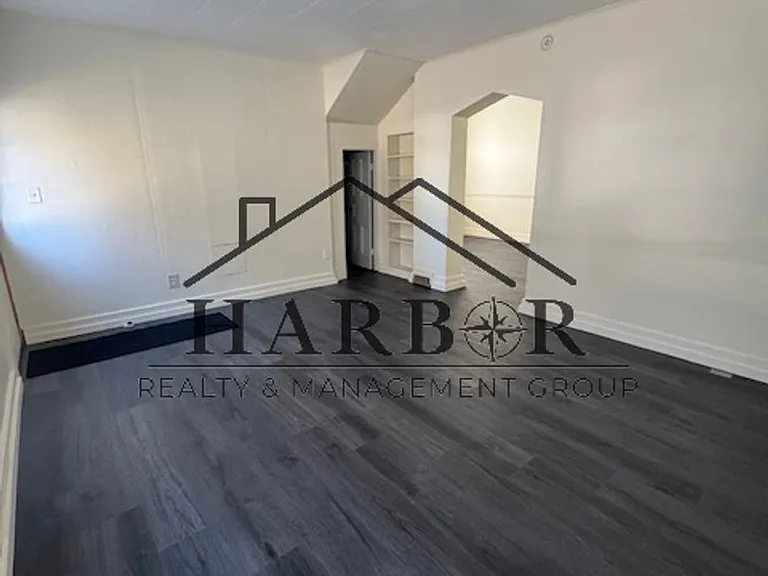1111 4th St NW #1 — Photo 9