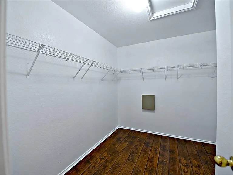 802 Rubles Ct — Photo 15