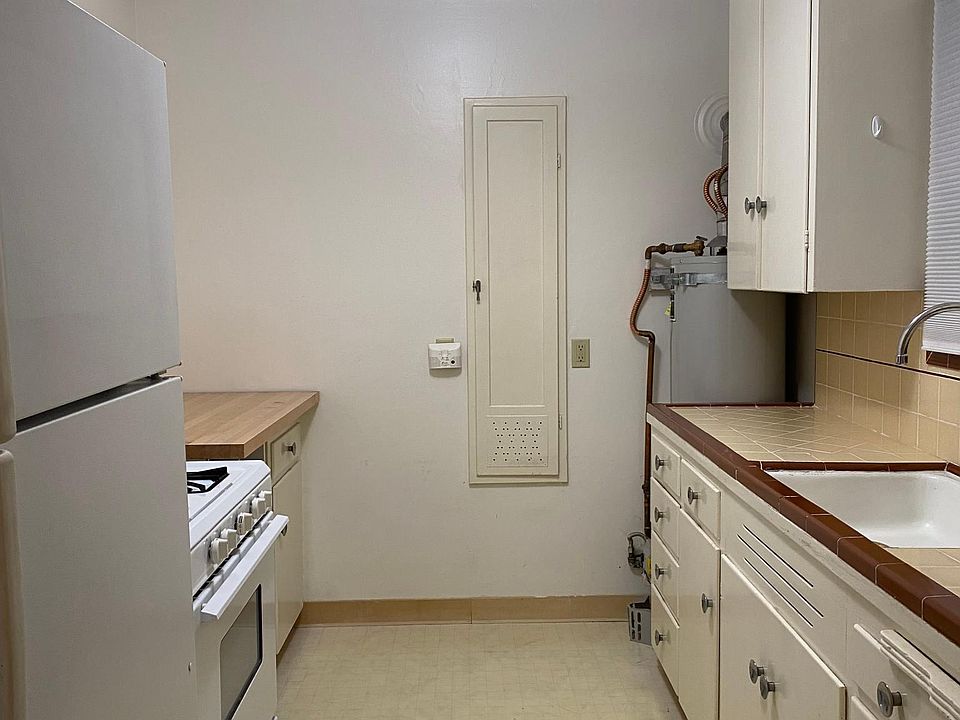 1st image of 1321 Holly St #B
