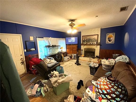 4th image of 1802 Camellia Dr