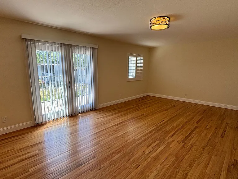 8096 Juniper Ave — Photo 4
