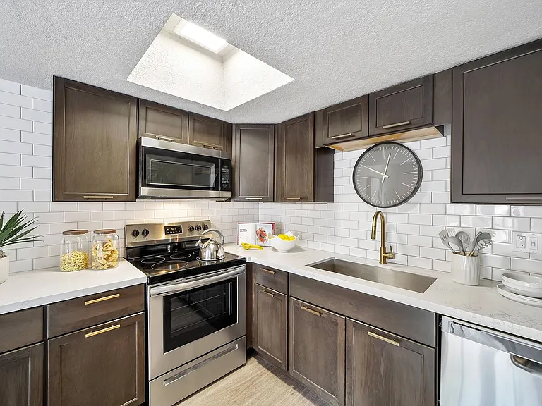 Sunrise in Chandler Apartments — Photo 64