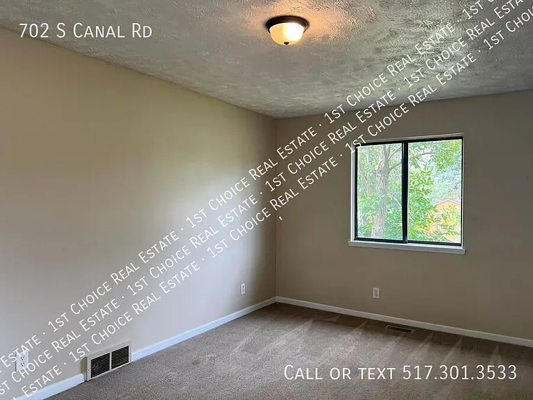 702 S Canal Rd — Photo 7