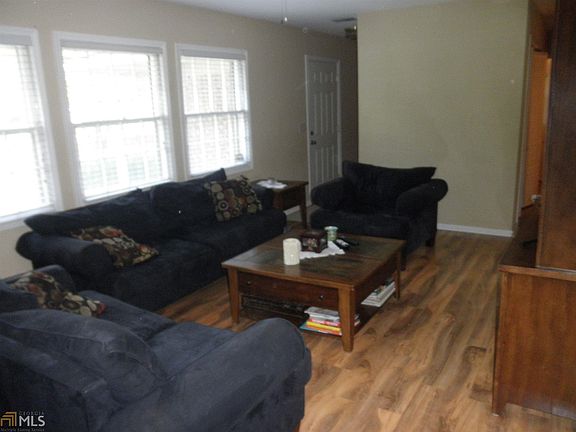 3rd image of 114 Stratford St