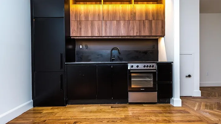 Rented by Nooklyn NYC LLC | media 50