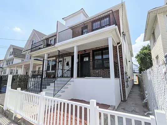 1st image of 1361 Chandler St