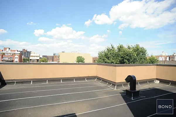 Sold by Bond New York | media 22