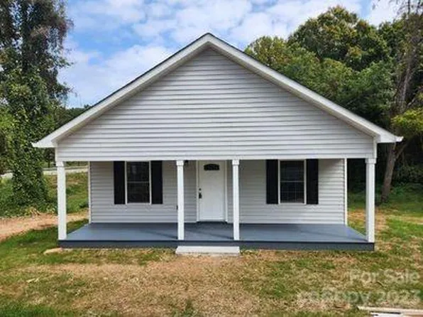 210 3rd St, Forest City, NC 28043