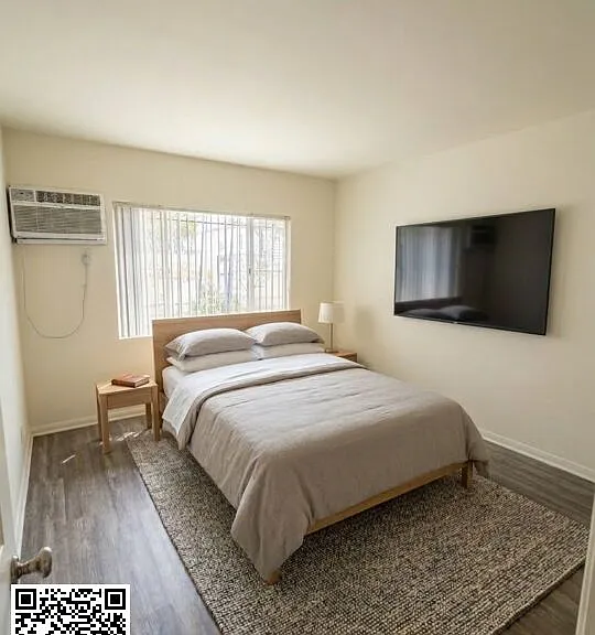 1211 W 28th St #7 — Photo 2