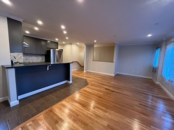 4th image of 1435 25th Ave