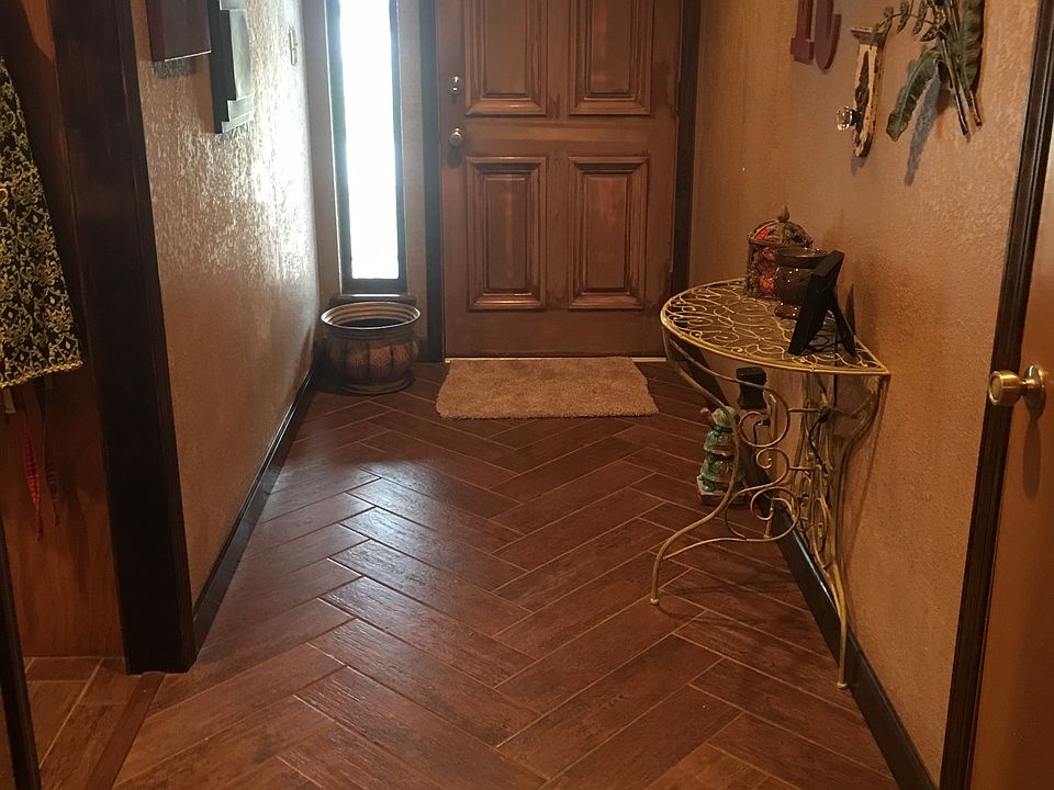 1st image of 716 Rosewood St