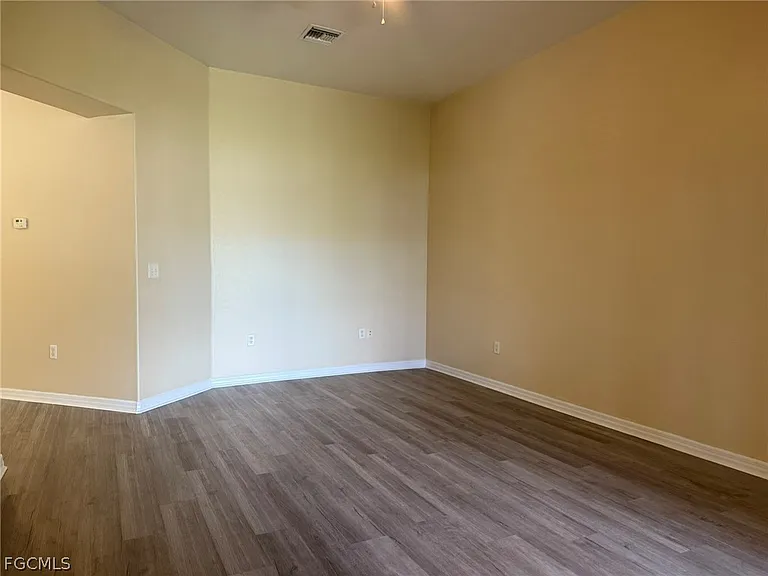 102 Cultural Park Blvd S — Photo 8