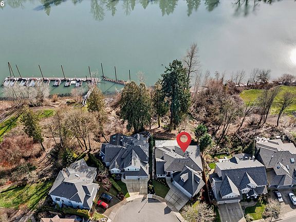 3rd image of 32092 SW Willamette Way E