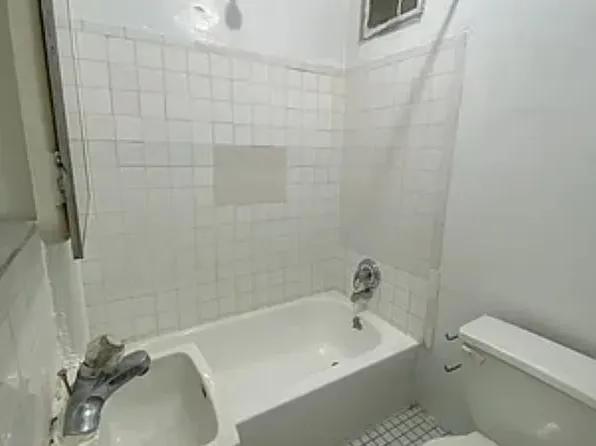 424 West 56th Street image 10 of 11